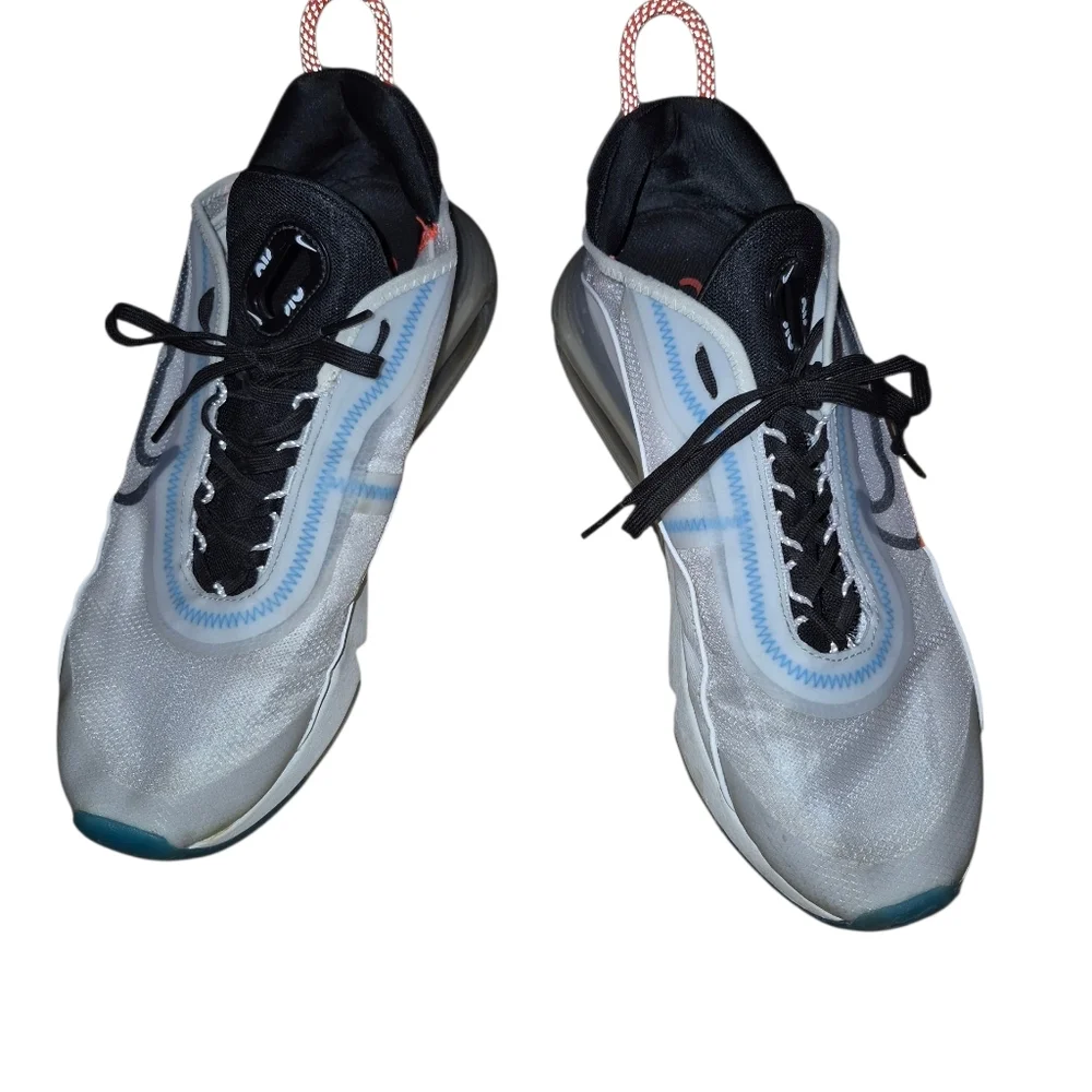 Nike Silver and‎ Black Athletic Shoes Sleek Design